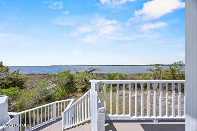 8720 Shipwatch Drive, Wilmington, NC 28412