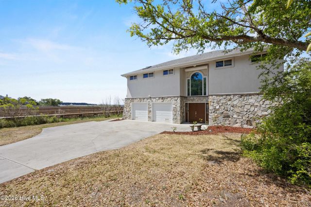 8720 Shipwatch Drive, Wilmington, NC 28412