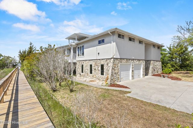8720 Shipwatch Drive, Wilmington, NC 28412