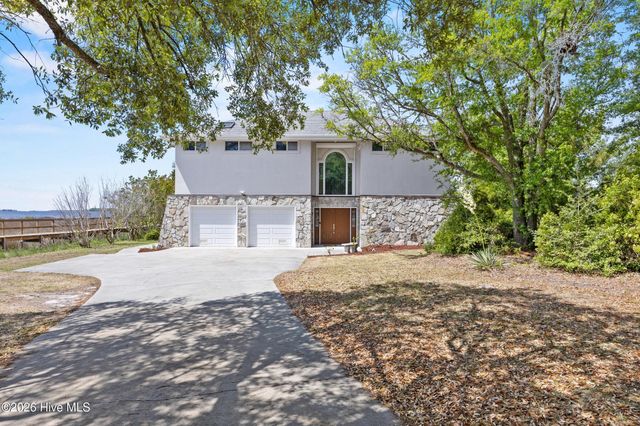 8720 Shipwatch Drive, Wilmington, NC 28412