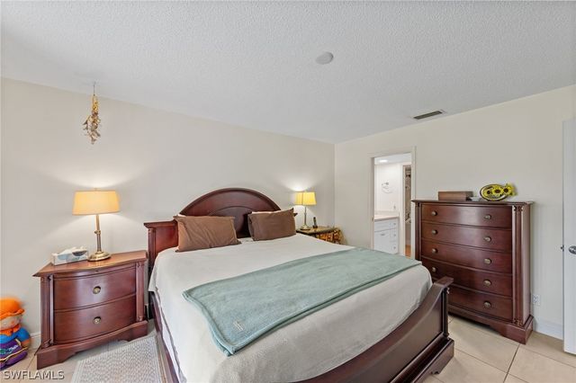 87 Glades BLVD 1633, Naples, FL 34112