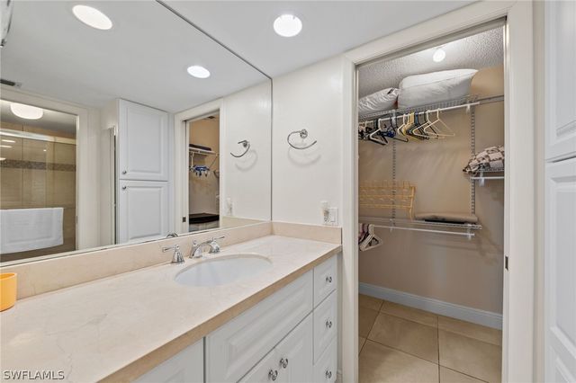 87 Glades BLVD 1633, Naples, FL 34112