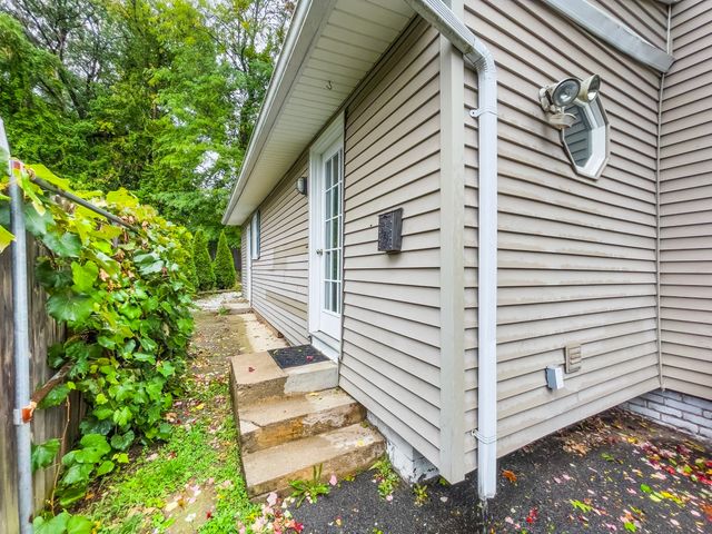 28 Wells Ave, Chicopee, MA 01020