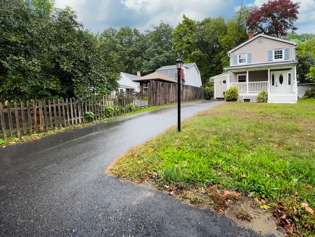 28 Wells Ave, Chicopee, MA 01020
