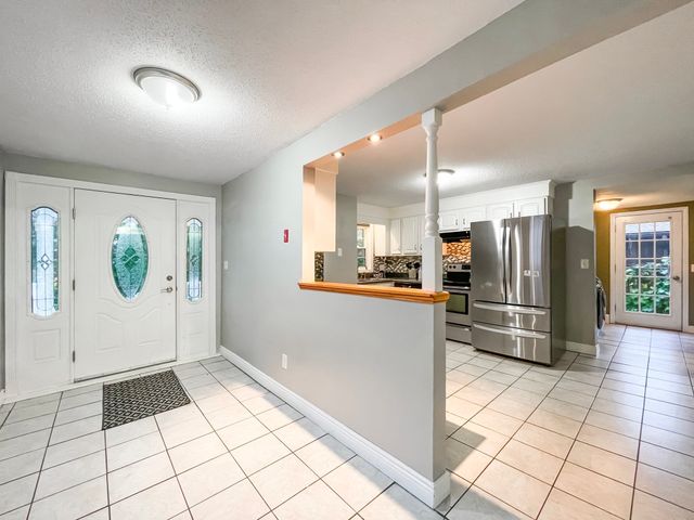 28 Wells Ave, Chicopee, MA 01020