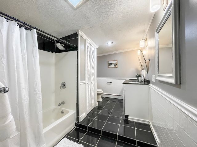 28 Wells Ave, Chicopee, MA 01020