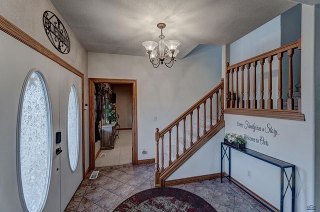 840 KINGSWOOD DR, Rapid City, SD 57702