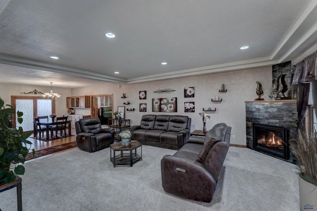 840 KINGSWOOD DR, Rapid City, SD 57702