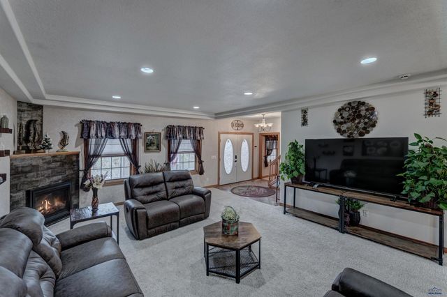 840 KINGSWOOD DR, Rapid City, SD 57702