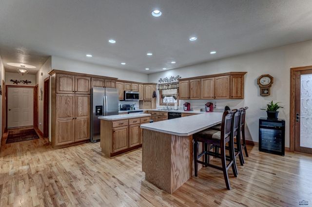 840 KINGSWOOD DR, Rapid City, SD 57702