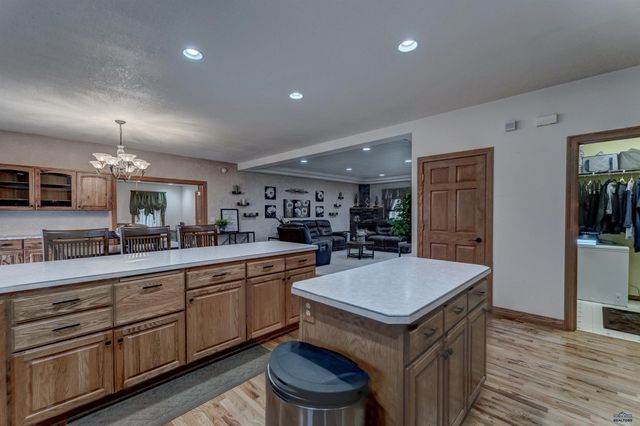 840 KINGSWOOD DR, Rapid City, SD 57702