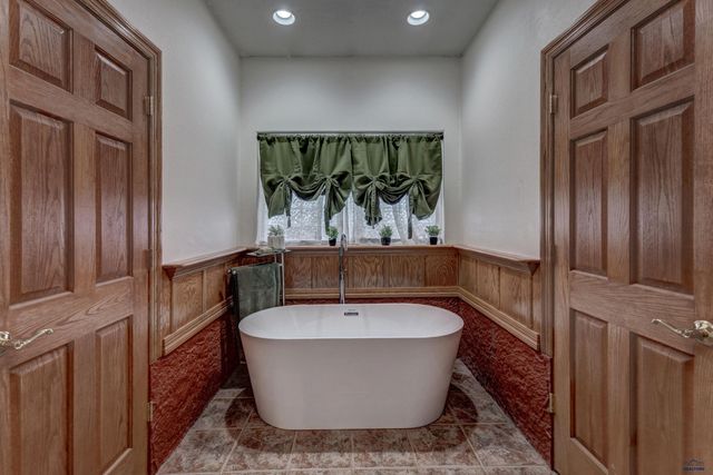 840 KINGSWOOD DR, Rapid City, SD 57702