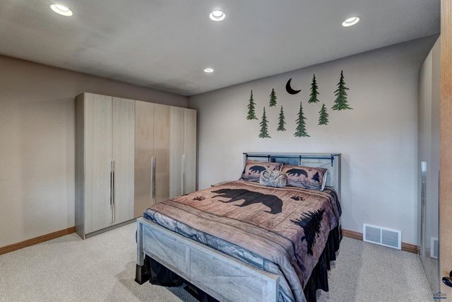 840 KINGSWOOD DR, Rapid City, SD 57702