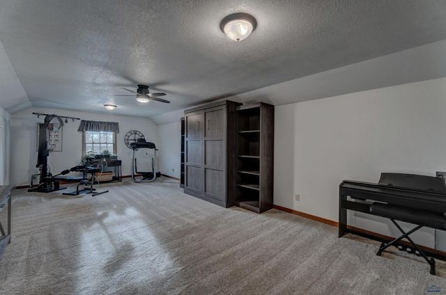 840 KINGSWOOD DR, Rapid City, SD 57702