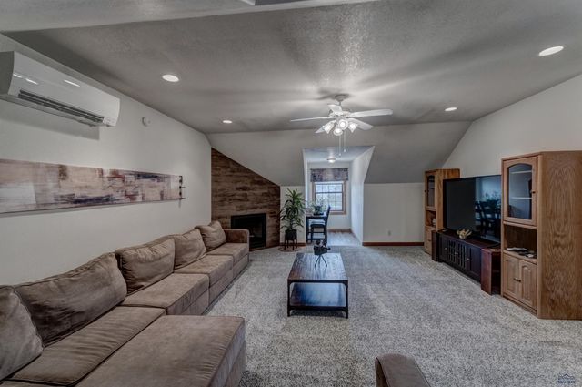 840 KINGSWOOD DR, Rapid City, SD 57702