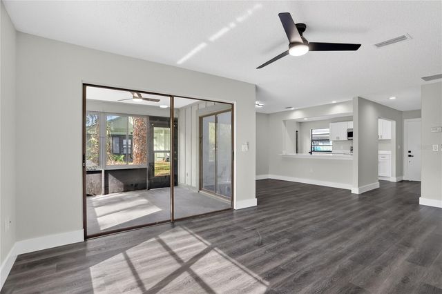 5014 BARRINGTON CIRCLE 2102, Sarasota, FL 34234