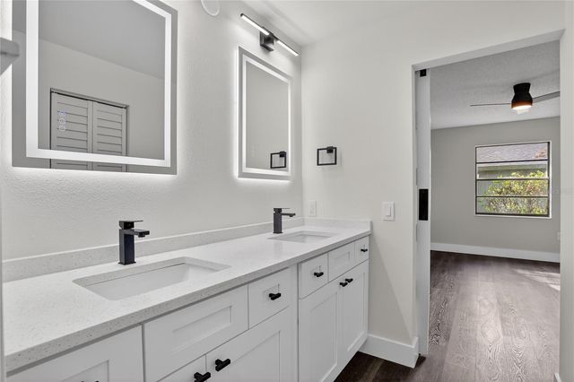 5014 BARRINGTON CIRCLE 2102, Sarasota, FL 34234