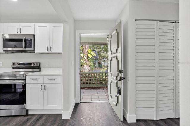 5014 BARRINGTON CIRCLE 2102, Sarasota, FL 34234