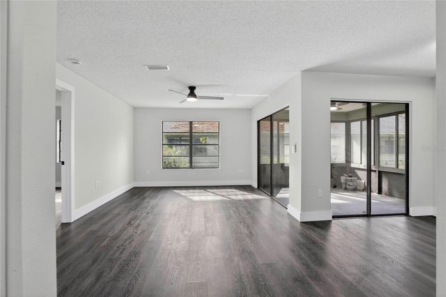 5014 BARRINGTON CIRCLE 2102, Sarasota, FL 34234