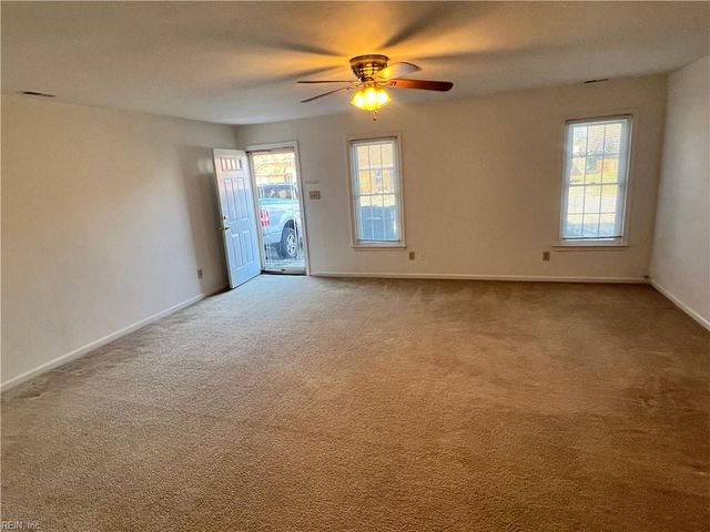 2605 Meadows LNDG, Chesapeake, VA 23321