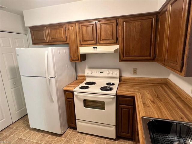 2605 Meadows LNDG, Chesapeake, VA 23321
