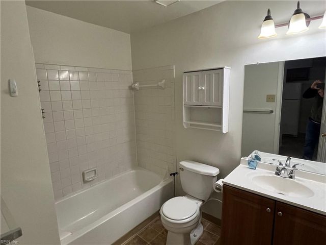 2605 Meadows LNDG, Chesapeake, VA 23321