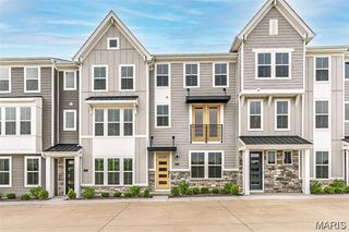 8919 Gateway Heights 94-804, Richmond Heights, MO 63144