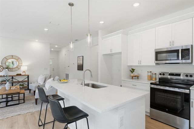 1512 W 8TH STREET, Sanford, FL 32771