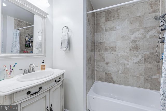 2002 GOLF COURSE DR, Reston, VA 20191