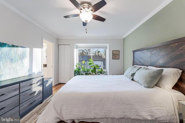 2002 GOLF COURSE DR, Reston, VA 20191