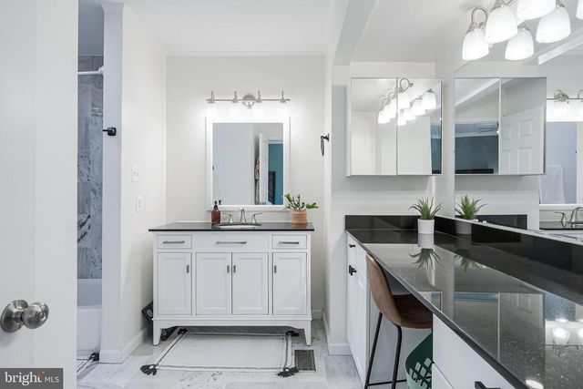 2002 GOLF COURSE DR, Reston, VA 20191