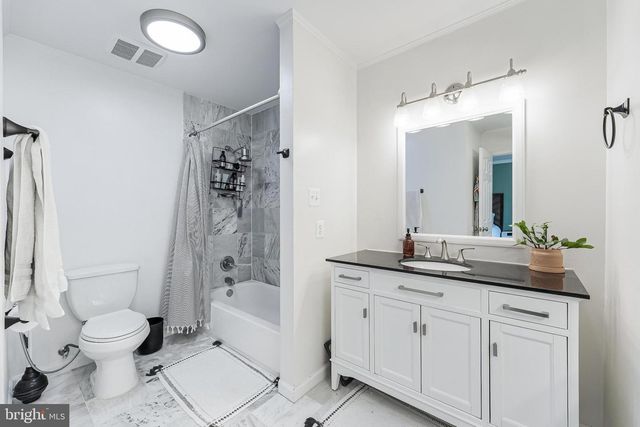 2002 GOLF COURSE DR, Reston, VA 20191