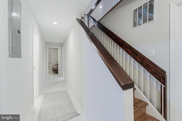 2002 GOLF COURSE DR, Reston, VA 20191