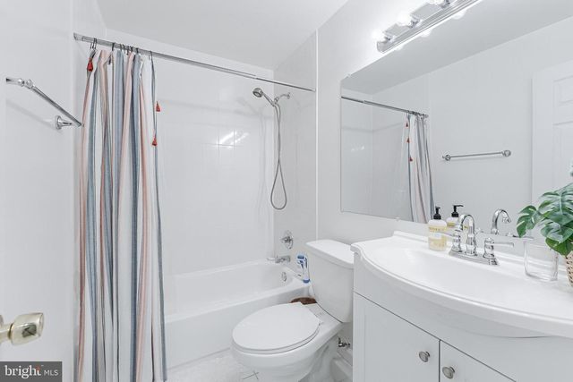 2002 GOLF COURSE DR, Reston, VA 20191