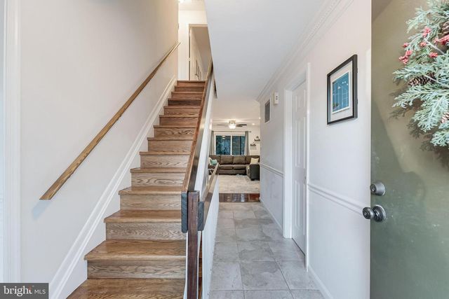 2002 GOLF COURSE DR, Reston, VA 20191