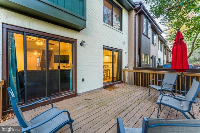 2002 GOLF COURSE DR, Reston, VA 20191