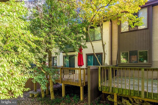 2002 GOLF COURSE DR, Reston, VA 20191