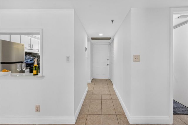9235 SW 8th Street, Boca Raton, FL 33428