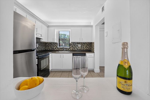9235 SW 8th Street, Boca Raton, FL 33428