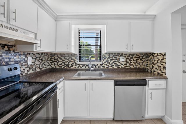 9235 SW 8th Street, Boca Raton, FL 33428