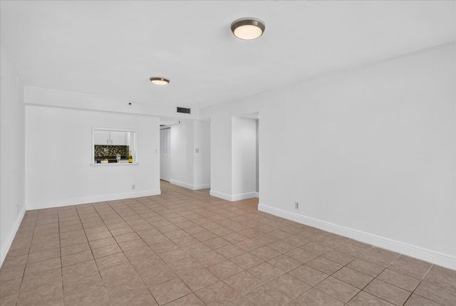 9235 SW 8th Street, Boca Raton, FL 33428