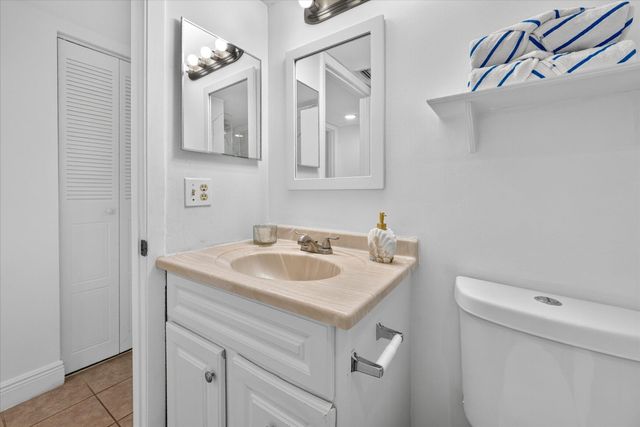 9235 SW 8th Street, Boca Raton, FL 33428