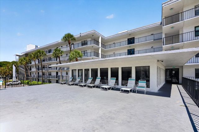 9235 SW 8th Street, Boca Raton, FL 33428