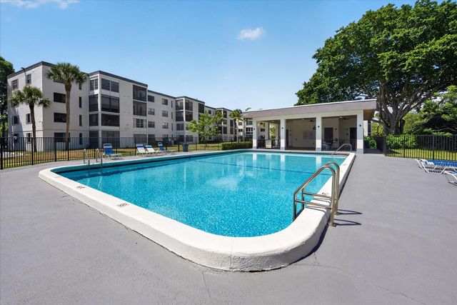 9235 SW 8th Street, Boca Raton, FL 33428