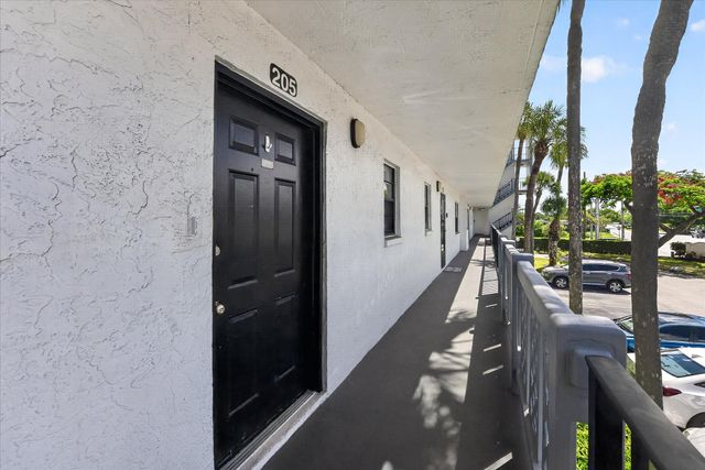9235 SW 8th Street, Boca Raton, FL 33428