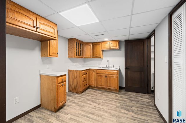 213 N Meyer Ln Lane, Sioux Falls, SD 57103