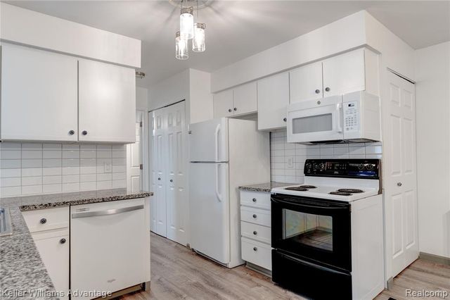 25738 Beck Road, Novi, MI 48374