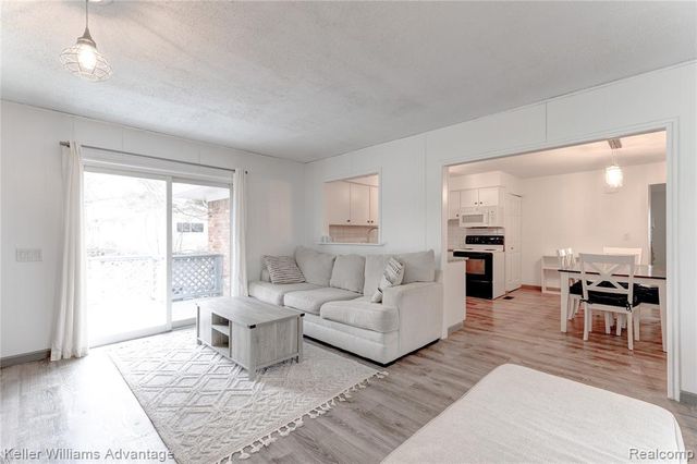 25738 Beck Road, Novi, MI 48374