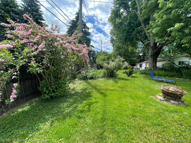 25738 Beck Road, Novi, MI 48374