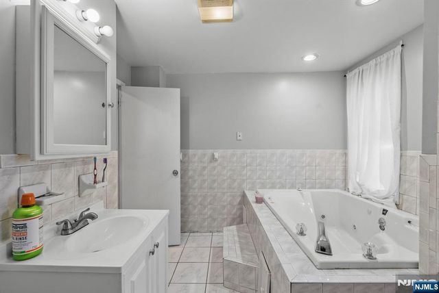 38-40 Nairn Place, Newark, NJ 07108